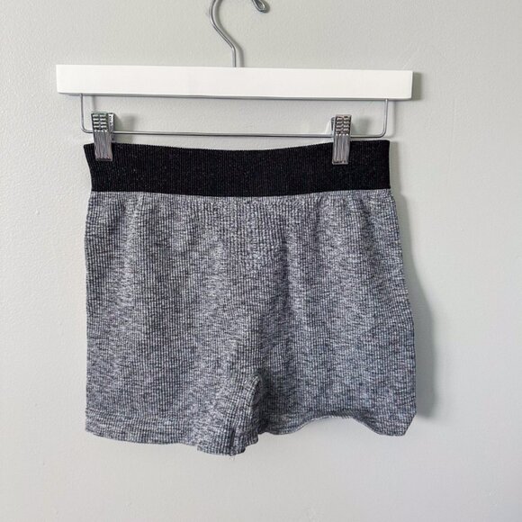 Free People Movement Seamless Shorts in Heather Grey - NWT! - Picture 11 of 12